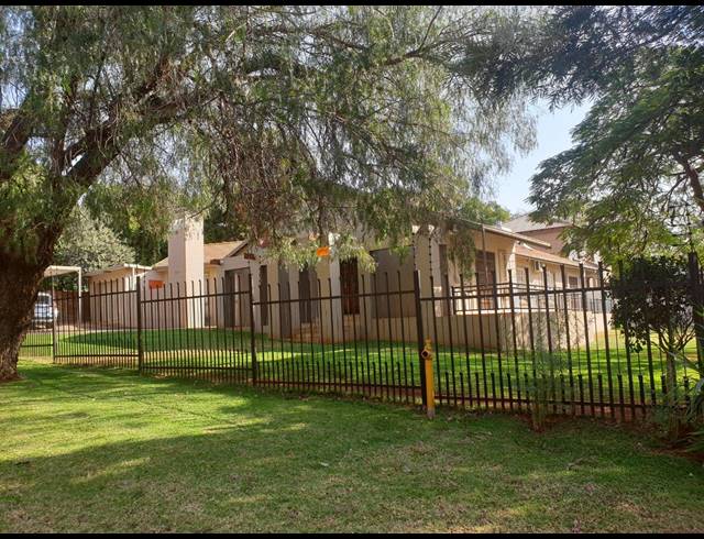 4 BEDROOM HOUSE SOLD IN FLORAUNA